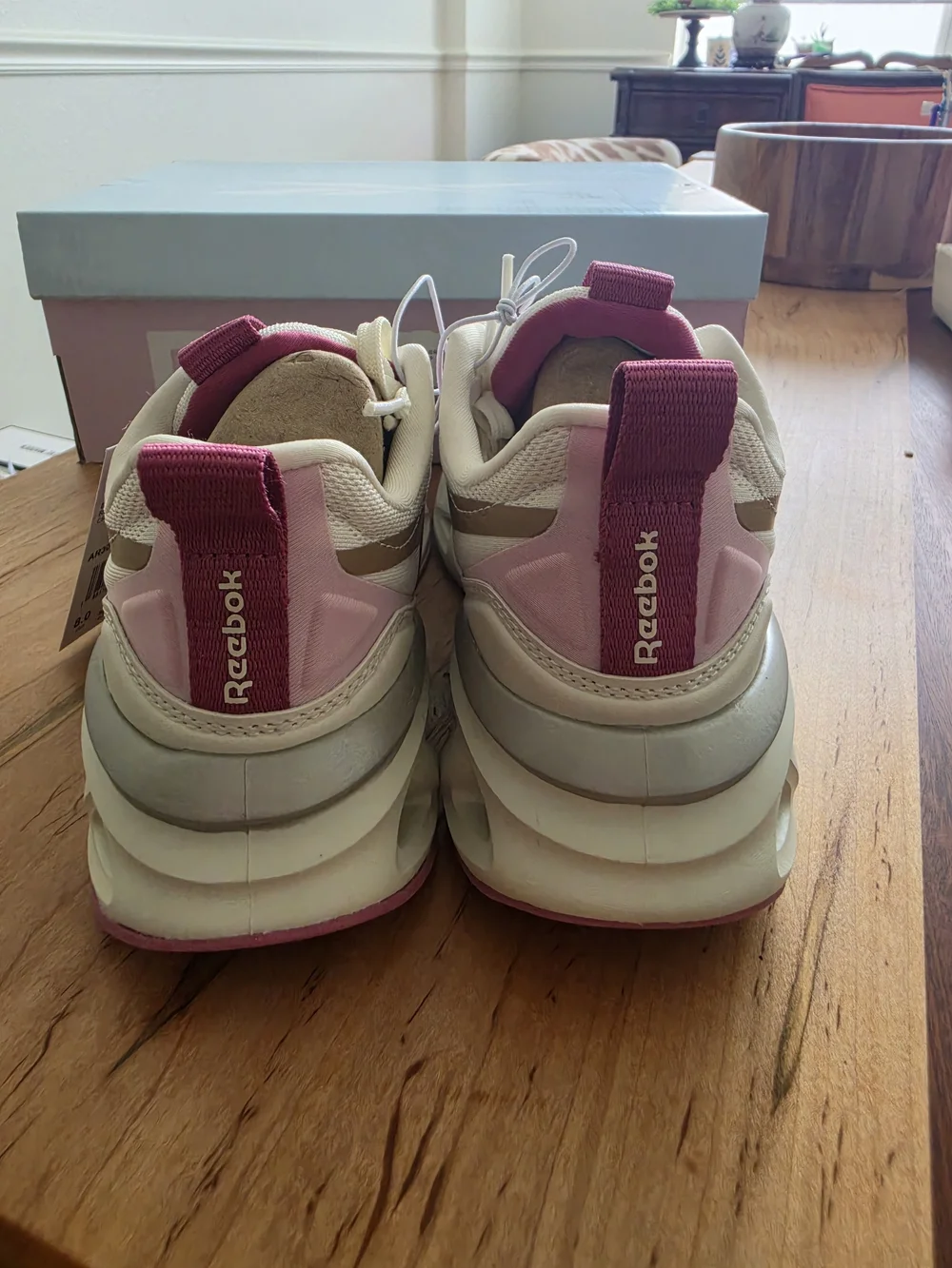 NWT Reebok Women’s Pink and Cream Running Sneakers -multiple Sizes Aval